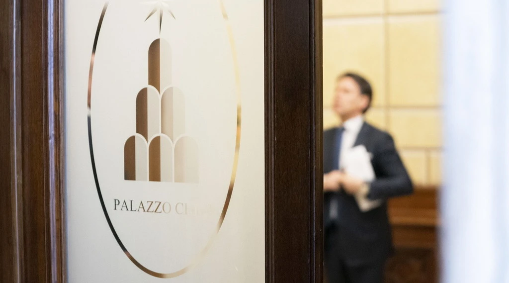 Giuseppe Conte, "le mie dimissioni per un nuovo governo di salvezza nazionale": l'appello disperato prima delle consultazioni