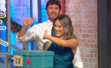 Affari Tuoi, Micol e il tatuaggio "bollente": scandalo in polizia?