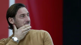 Totti, dove hanno venduto i suoi Rolex: la foto-bomba di Dagospia