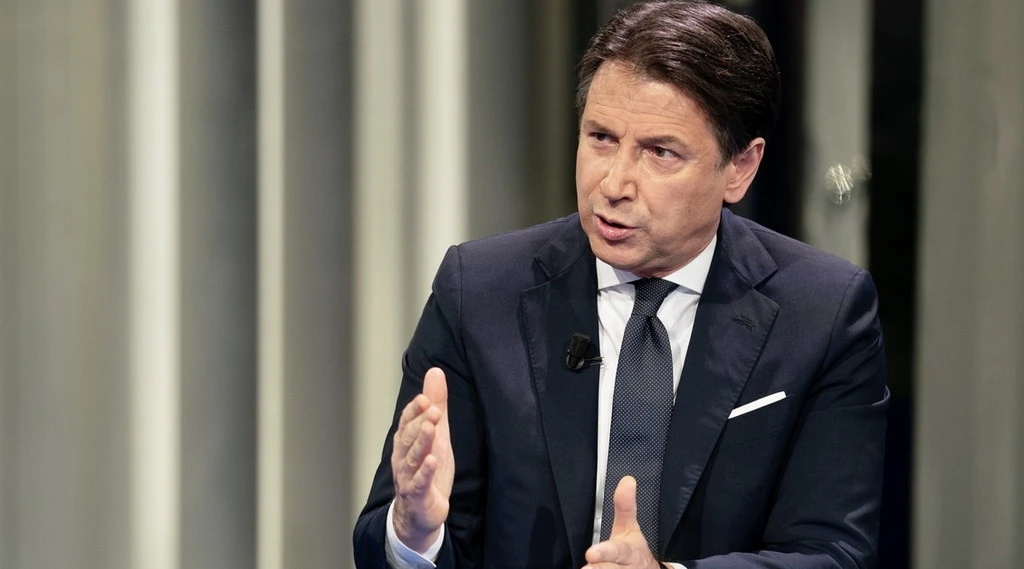 Porta a porta, "lockdown a gennaio". Giuseppe Conte e lo spettro del picco di contagi