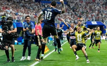 Nel segno di Messi: l'Argentina ribalta l'Inghilterra al 92esimo. Ancora finale! Ora la Spagna