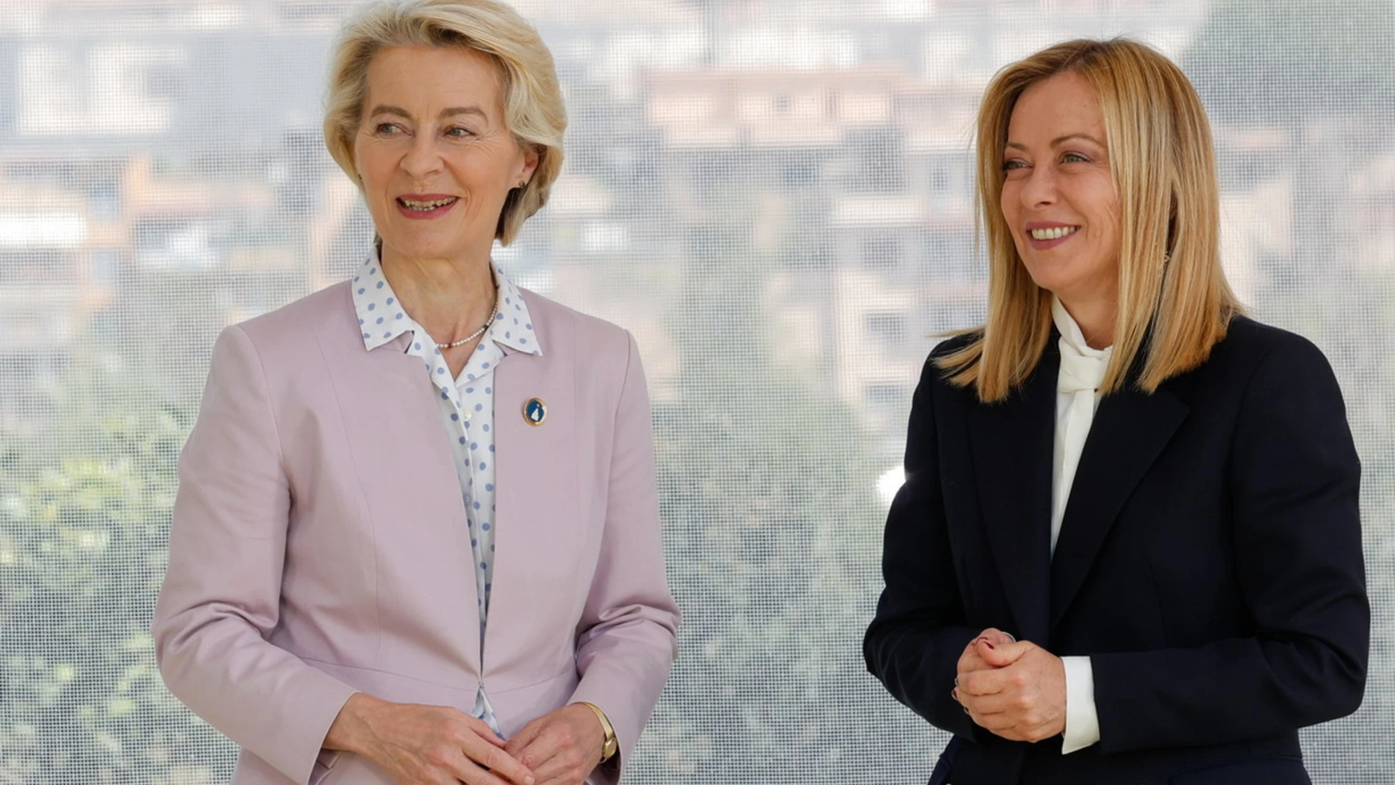 Immigrazione, "il 26% di sbarchi in meno": von der Leyen applaude Meloni