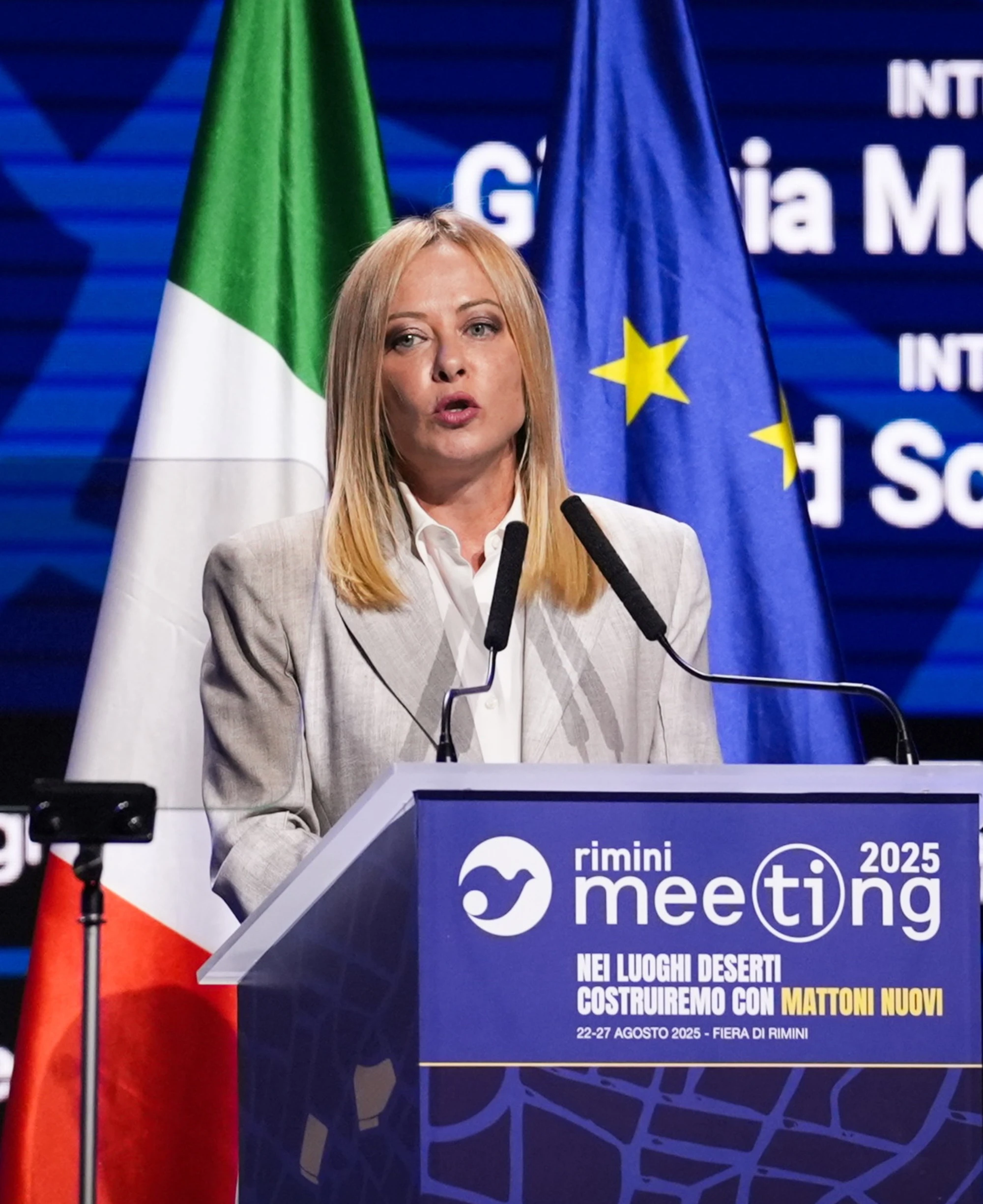 Giorgia Meloni a Rimini, sinistra all'attacco: "Bugiarda", "Come Amelie"