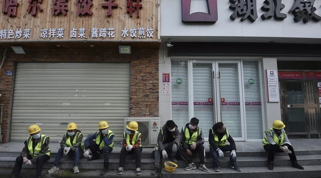 Coronavirus fuggito dal laboratorio di Wuhan, la fonte del governo britannico: "Non è una coincidenza campata in aria”