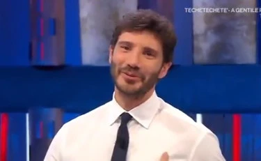 Affari Tuoi, bufera su Stefano De Martino: "Prende in giro Elisabetta Canalis"