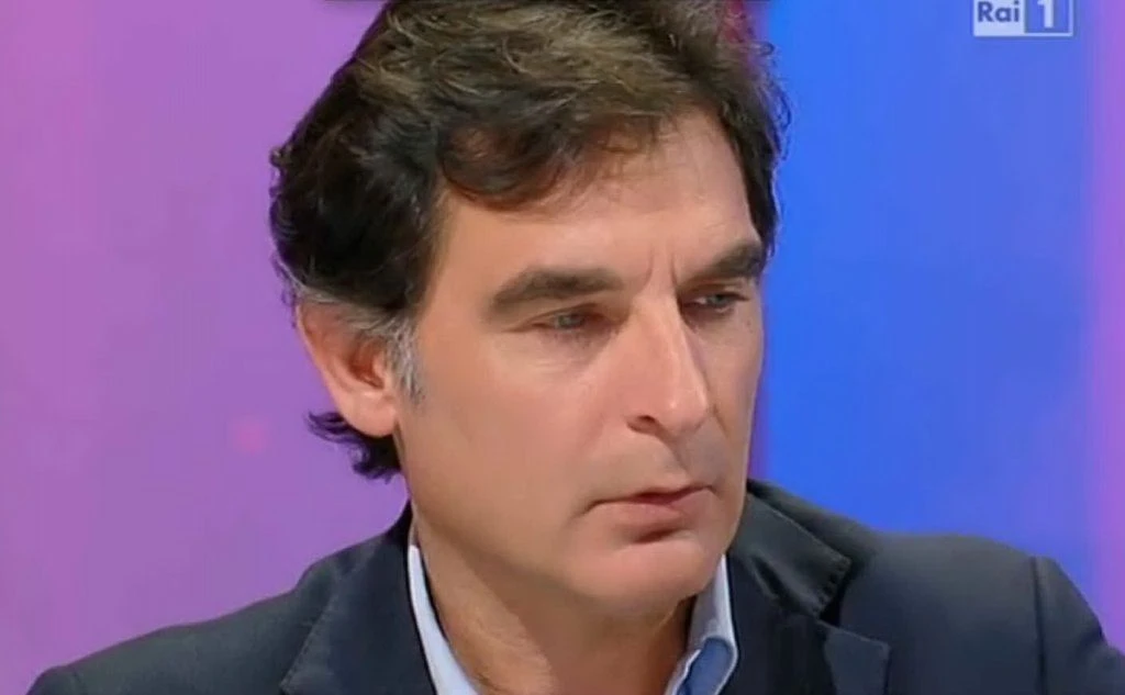 La vita in diretta, l'inviata attraversa col rosso e Tiberio Timperi si infuria: finisce malissimo