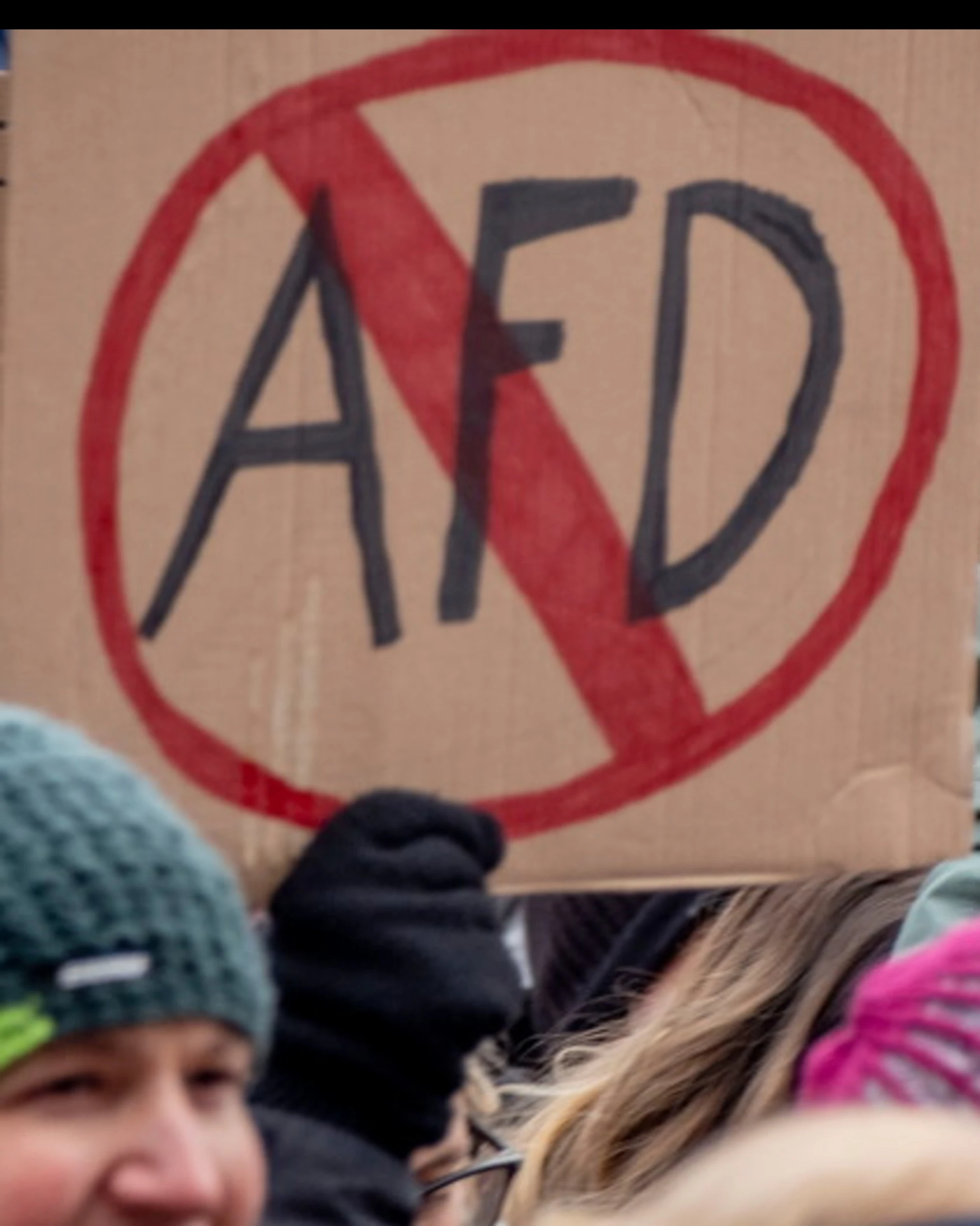 AfD primo partito? E la sinistra vuole scioglierlo