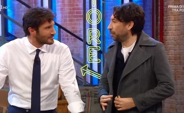 Affari Tuoi, Herbert fa impazzire De Martino: "Cosa ho inventato"