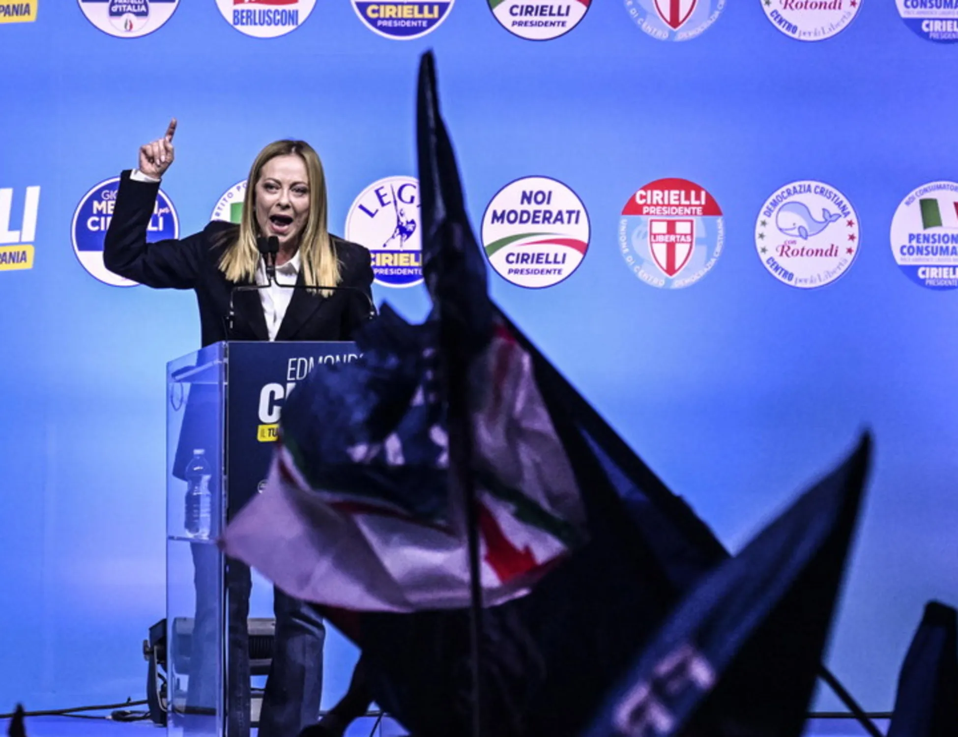 Leggi l'articolo: Meloni sfonda, Elly da incubo: chi la batte, il sondaggio