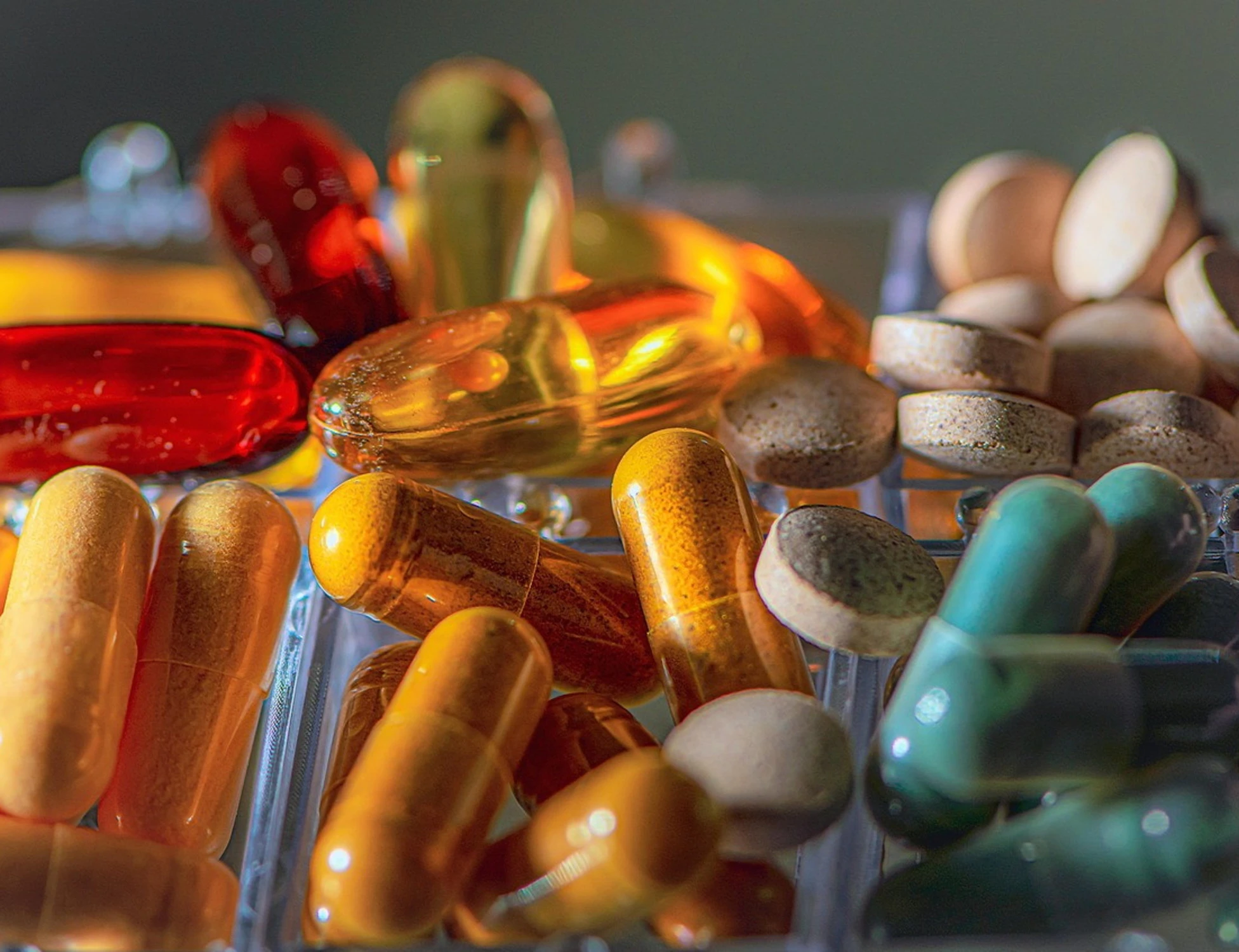 Integratori vitaminici, quando servono davvero: gli errori da non commettere