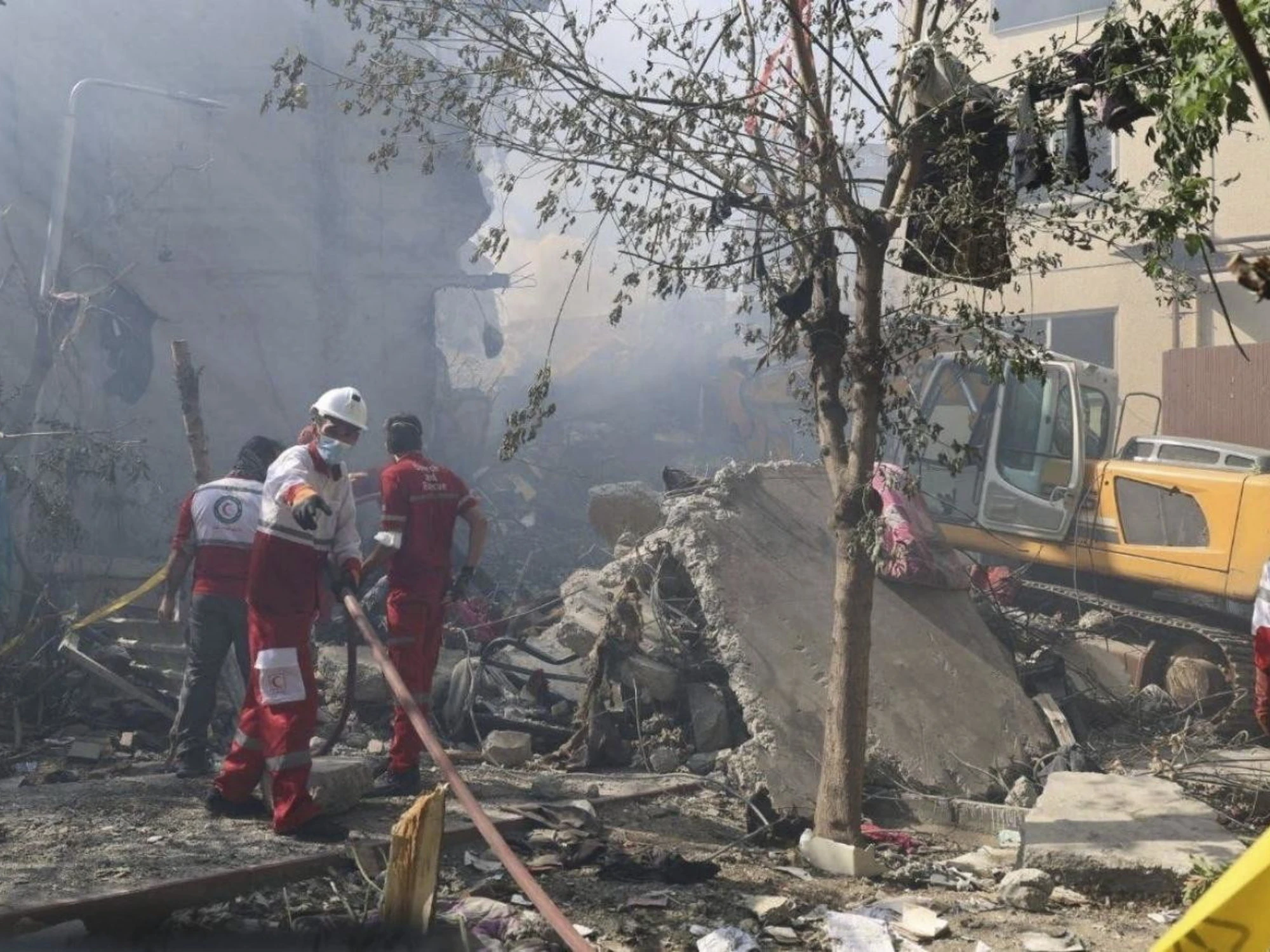 Guerra all'Iran, la diretta. Usa, l'allarme: "Ci colpiranno entro due giorni"
