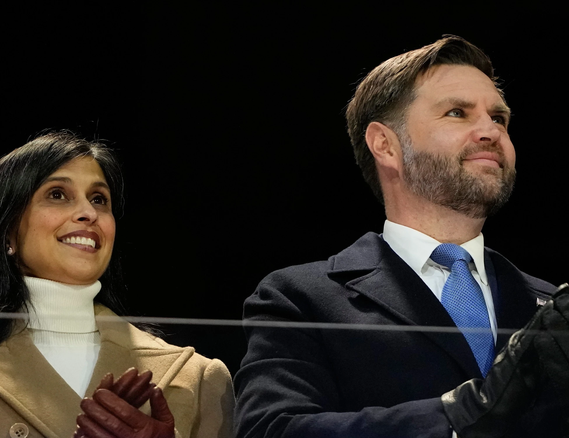 JD Vance all'inaugurazione con cravatta azzurra: il vero significato dietro il look