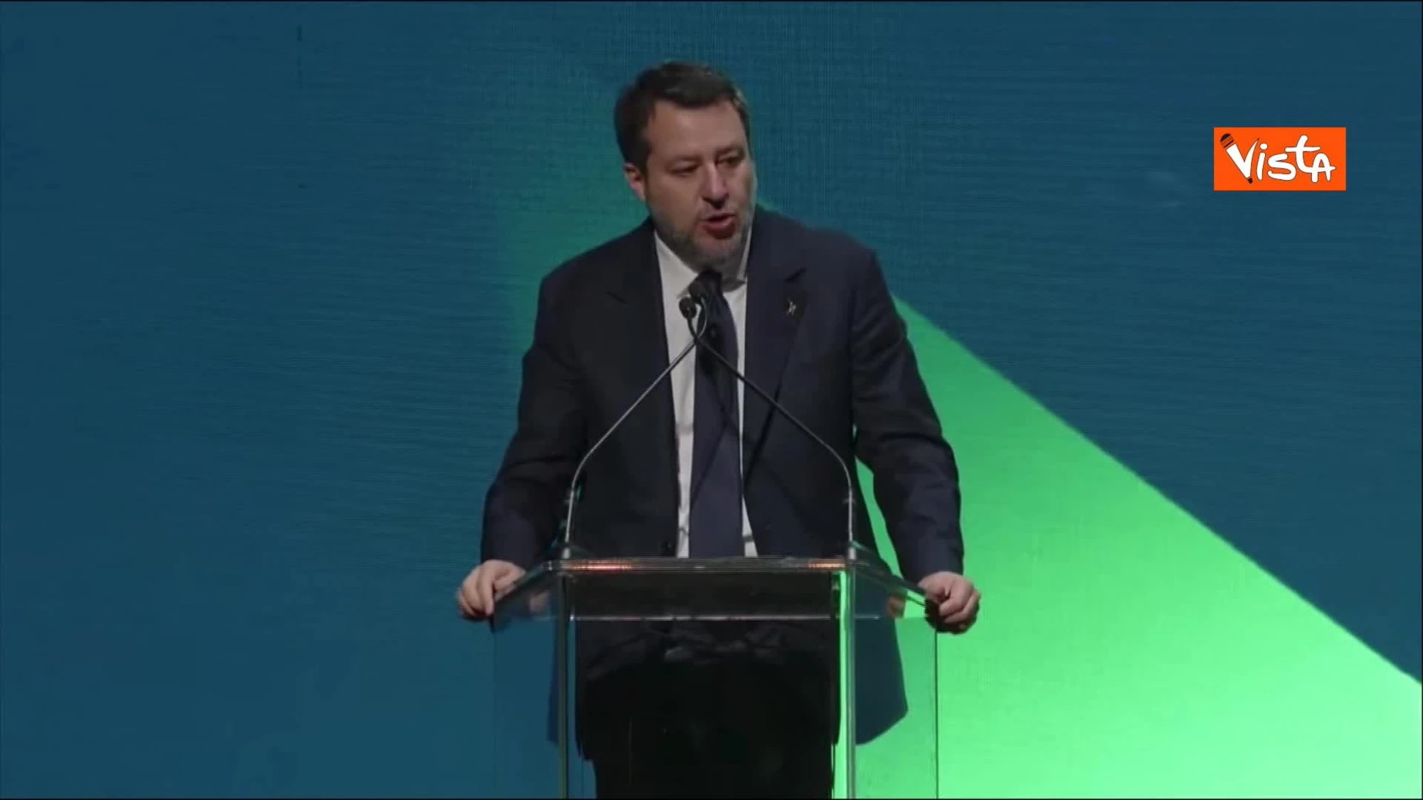 Sciopero, Salvini: "Irresponsabile bloccare il Paese"