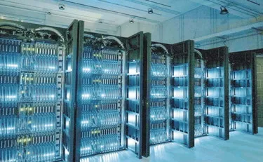 1358x664