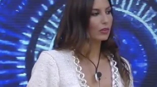 GF Vip, Elisabetta Gregoraci: "Lui è innamorato?", l'interrogatorio di Signorini in diretta smuove tutto