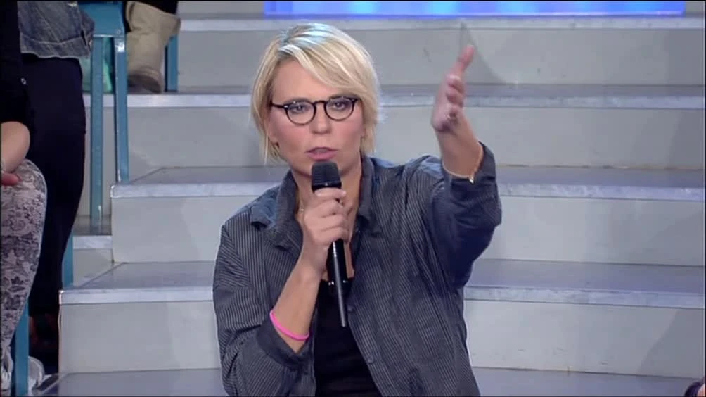 Uomini e donne, l'ex dama Angela Di Iorio contro la De Filippi: "Non possiamo toccarla"
