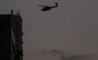 Iran, la guerra nel Golfo in diretta. 007 iraniani arrestano 54 persone accusate di essere agenti per Usa e Israele