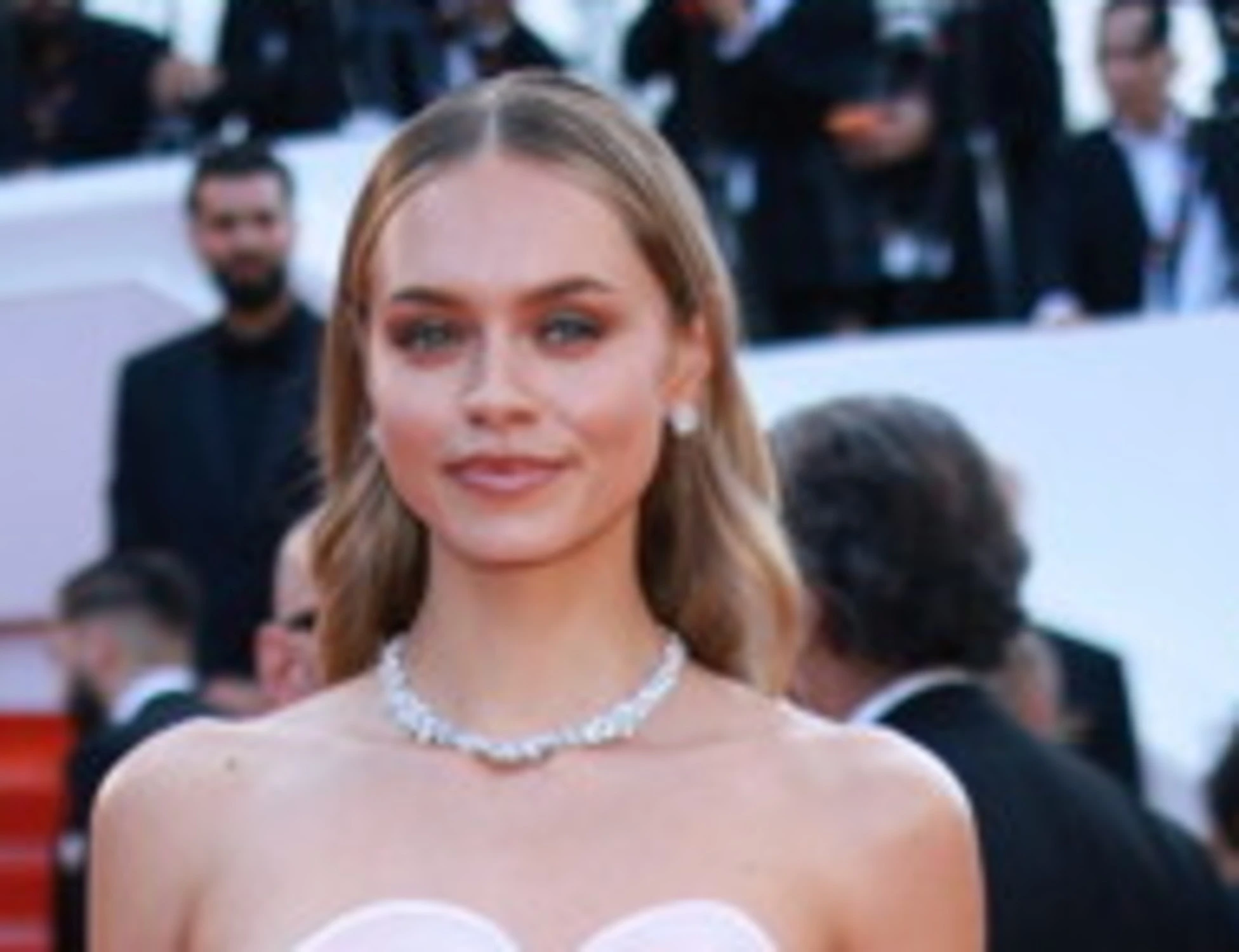 Laila Hasanovic, come si è presentata a Cannes: il dettaglio scatena il sospetto su Sinner