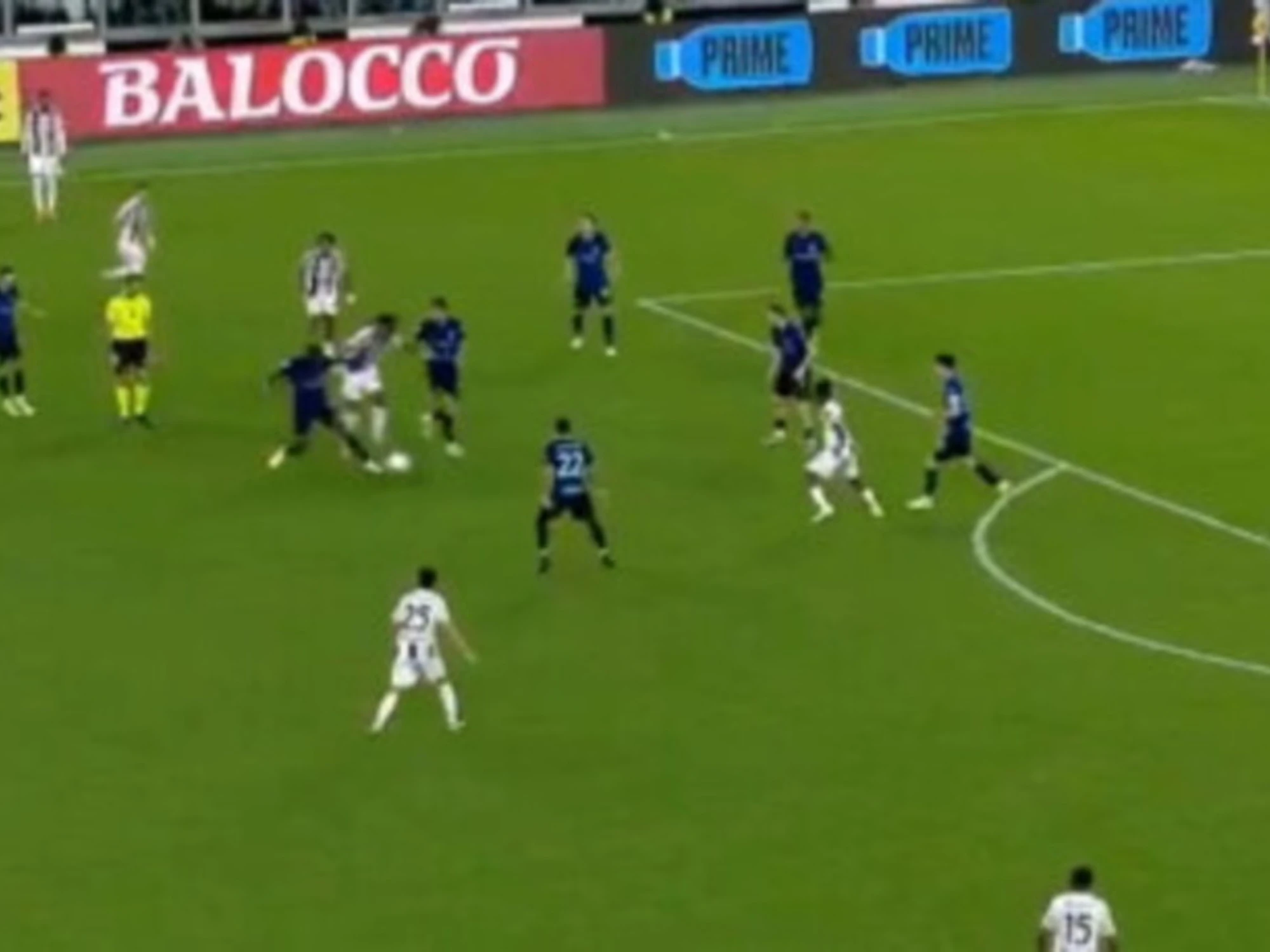 Juve-Inter, polemica: un contatto sospetto porta al 4-3