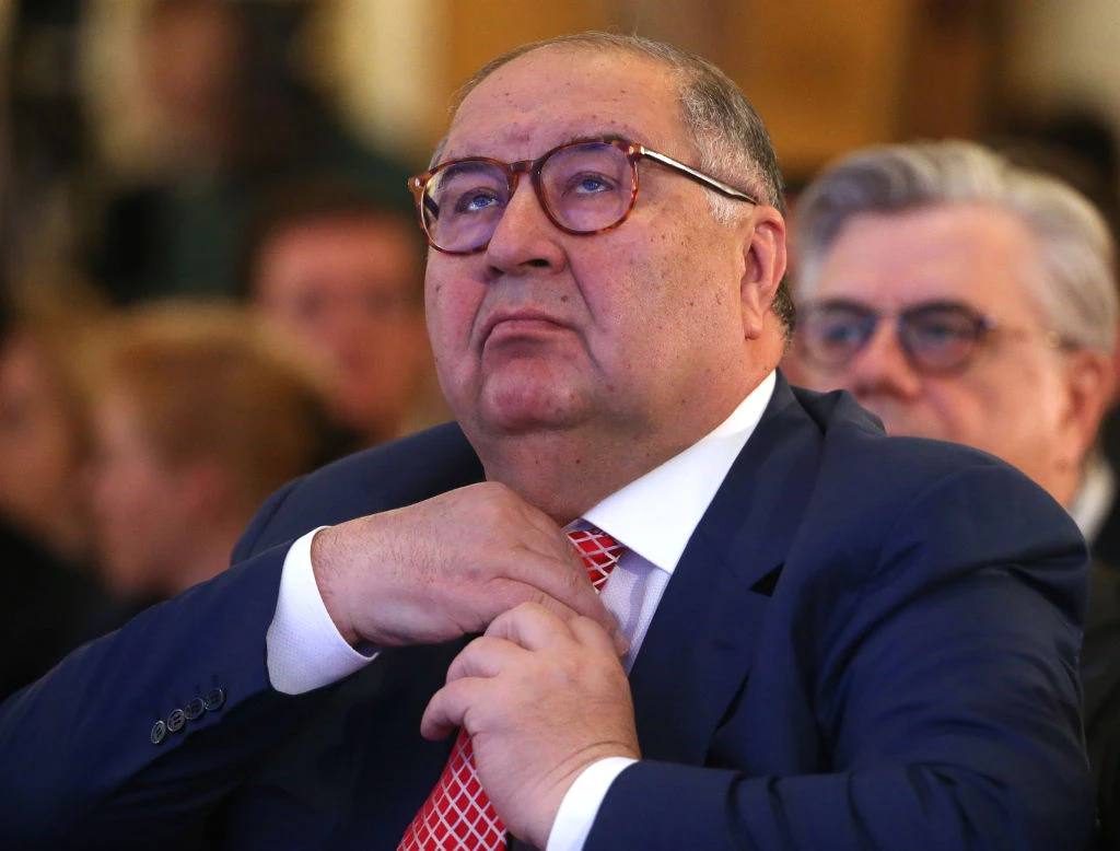Milan, Elliott dà altri 35 milioni di euro a Li. Usmanov a Libero: nessuno mi ha mai proposto il club