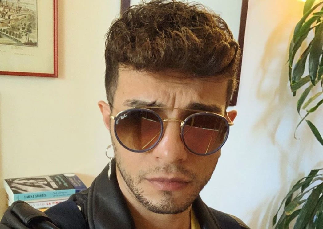 Marco Carta ospite a Live-Non è la D'Urso. Presenti alla puntata anche Pamela Perricciolo e Simone Coppi