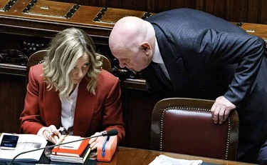 Almasri, l'irritazione del governo: "Gli atti andavano inviati subito"