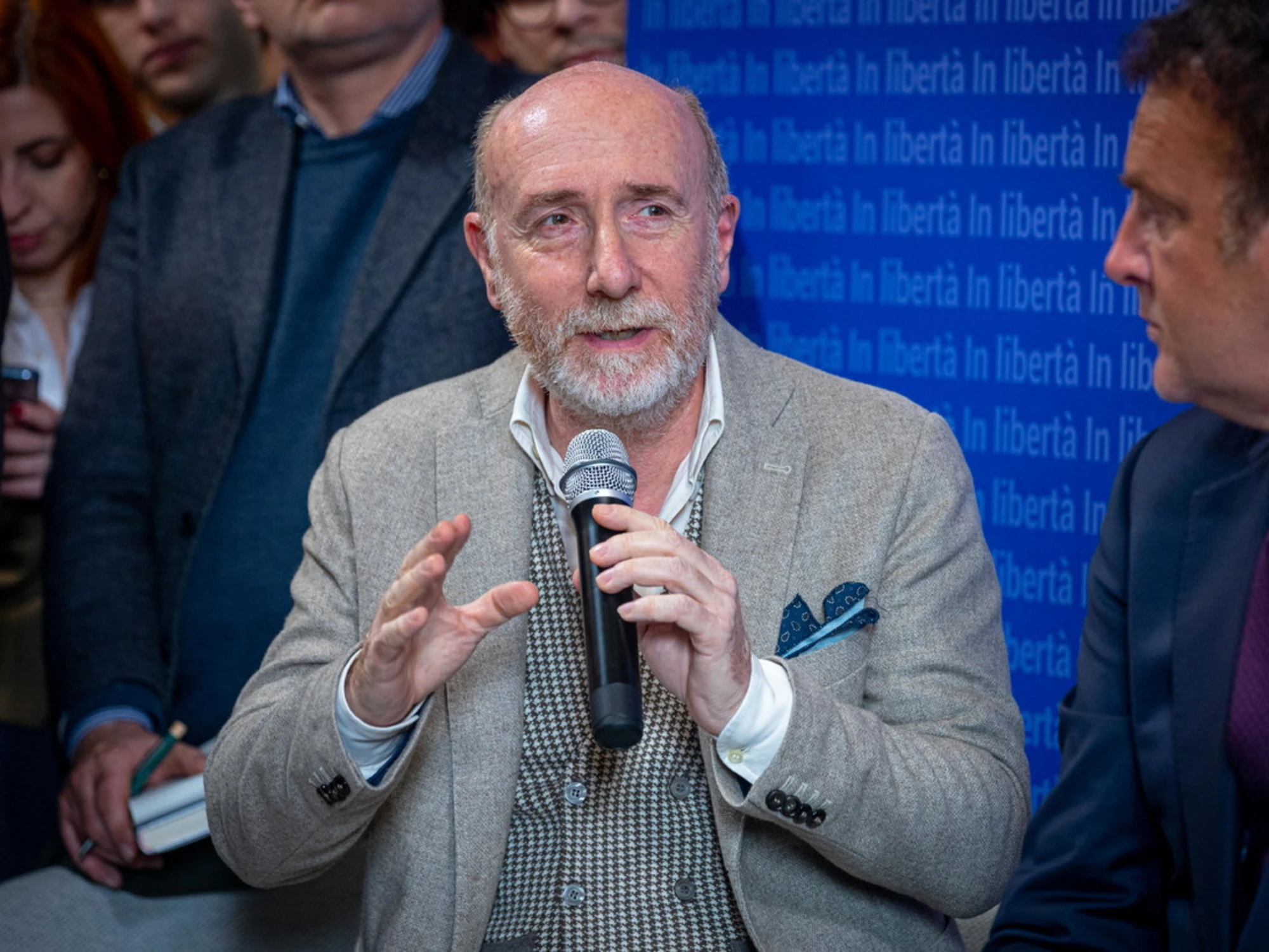 Roberto Arditti "gravissimo", ma ancora vivo: il mistero sull'annuncio della morte