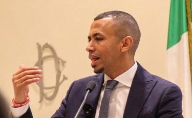 Genova, il consigliere Kaabour del Pd insulta Lega e FdI durante il Consiglio comunale