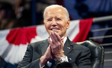 Joe Biden e le sedia a rotelle: ci hanno sempre mentito?