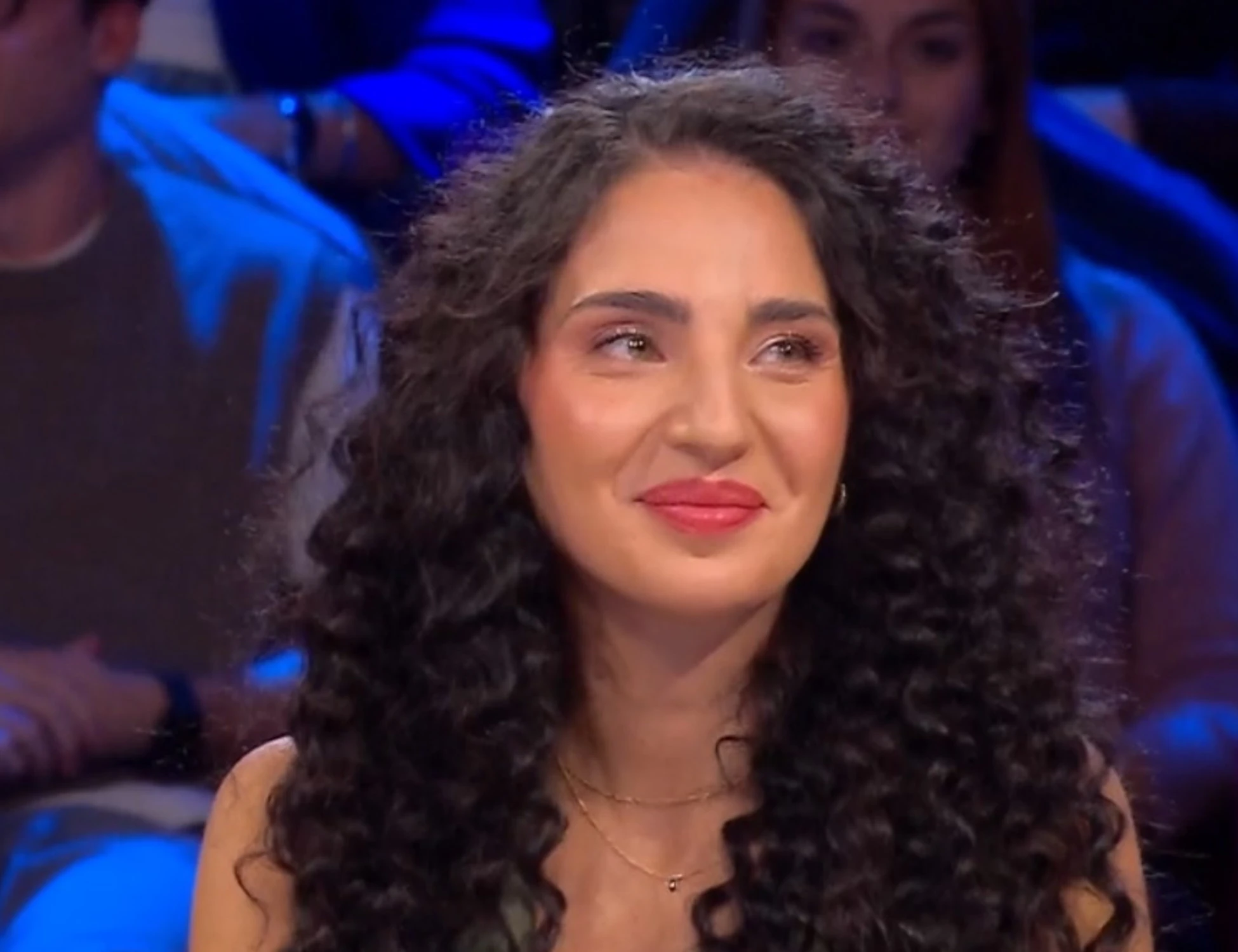 Affari Tuoi, ormone impazzito e sospetto su Beatrice: "Lei è bellissima, ma..."