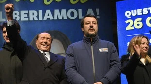 Silvio Berlusconi, il sondaggio Ipsos: clamoroso vantaggio di 10 punti su Matteo Renzi