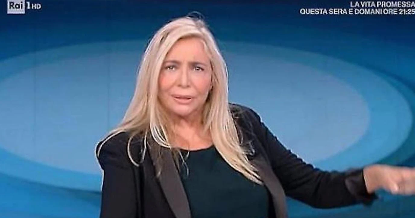 Domenica In, la gaffe sessuale di Mara Venier con l'astrologo: come l'ha chiamato in diretta