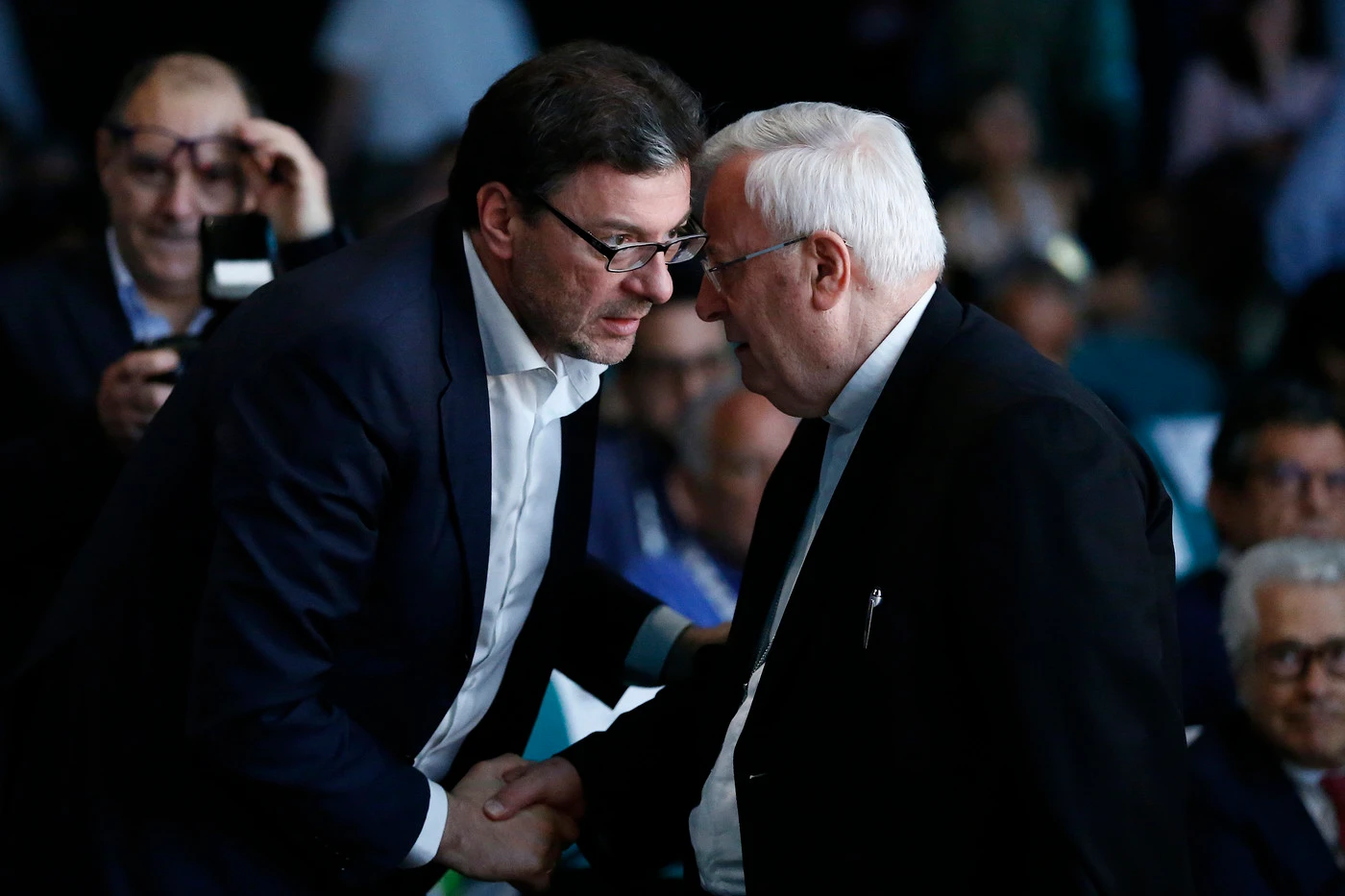 Giancarlo Giorgetti non sente da giorni Salvini, ma Forza Italia sì: retroscena, si sgretola il centrodestra