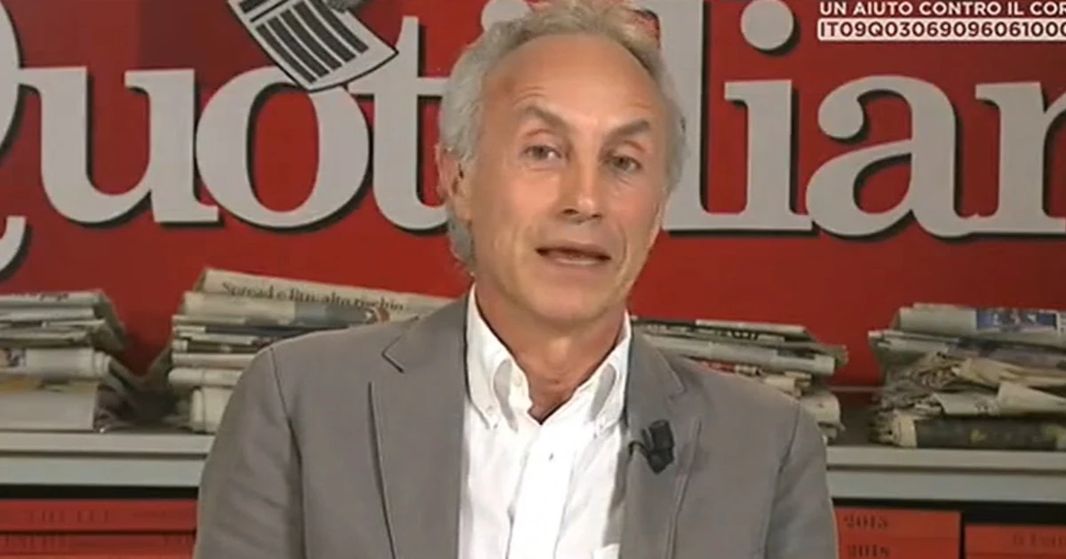 Marco Travaglio sfotte Conte: "Fantocci, batti lei". Clamorosa prima volta
