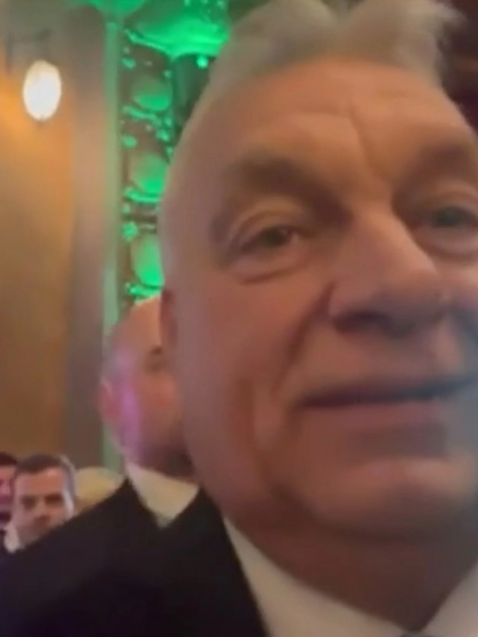 Viktor Orban zittisce David Parenzo in diretta tv: "Cosa mi aspetto sulla Russia"