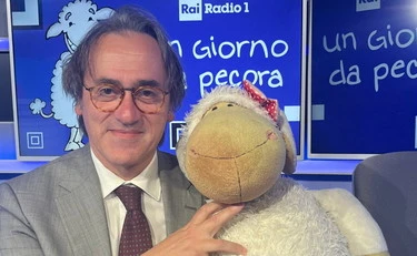 Nicola Fratoianni, la frecciatina di Bonelli: "Io vado nelle spiagge libere"