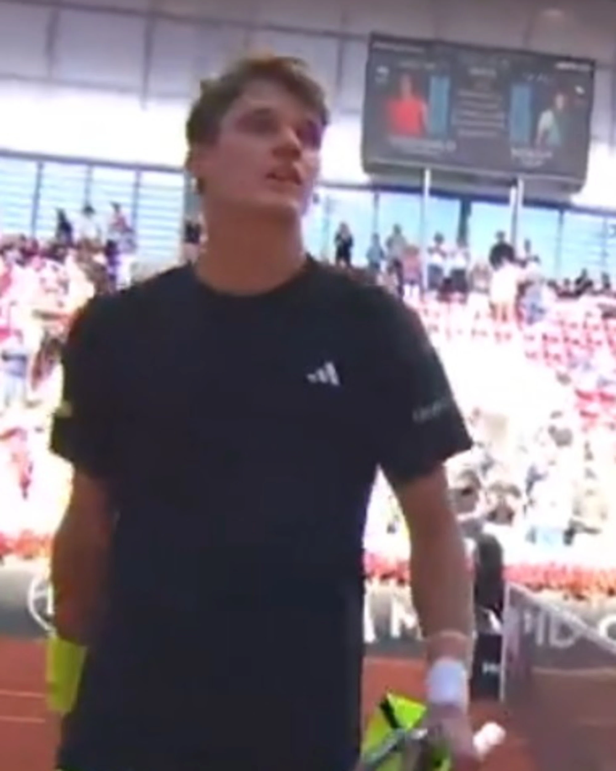 Roland Garros, Mensik sbrocca coi tifosi francesi. Cosa emerge: "Disgustosi"