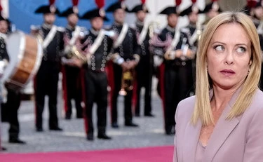 Giorgia Meloni e le balle sul volo di Stato, lo sfogo: "Hanno davvero toccato il fondo"