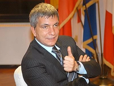Vendola si dimette da deputato "Contro di me campagna infondata"