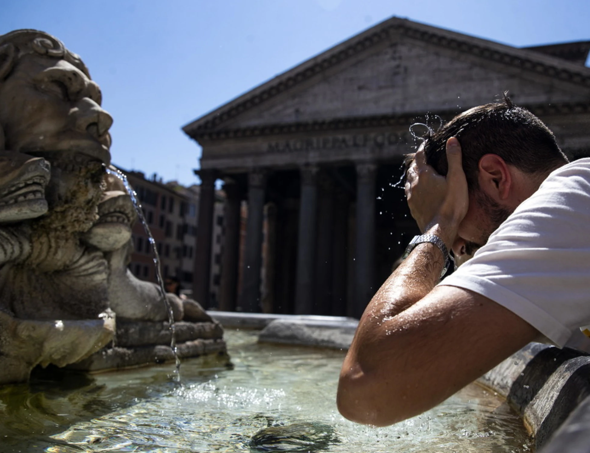 Caldo anomalo, "stop al lavoro": in quali regioni e a che ora
