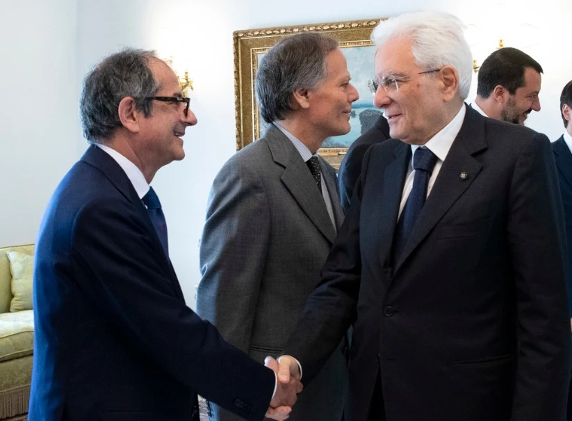 Giovanni Tria ignora Luigi Di Maio e tira dritto: il ruolo di Sergio Mattarella