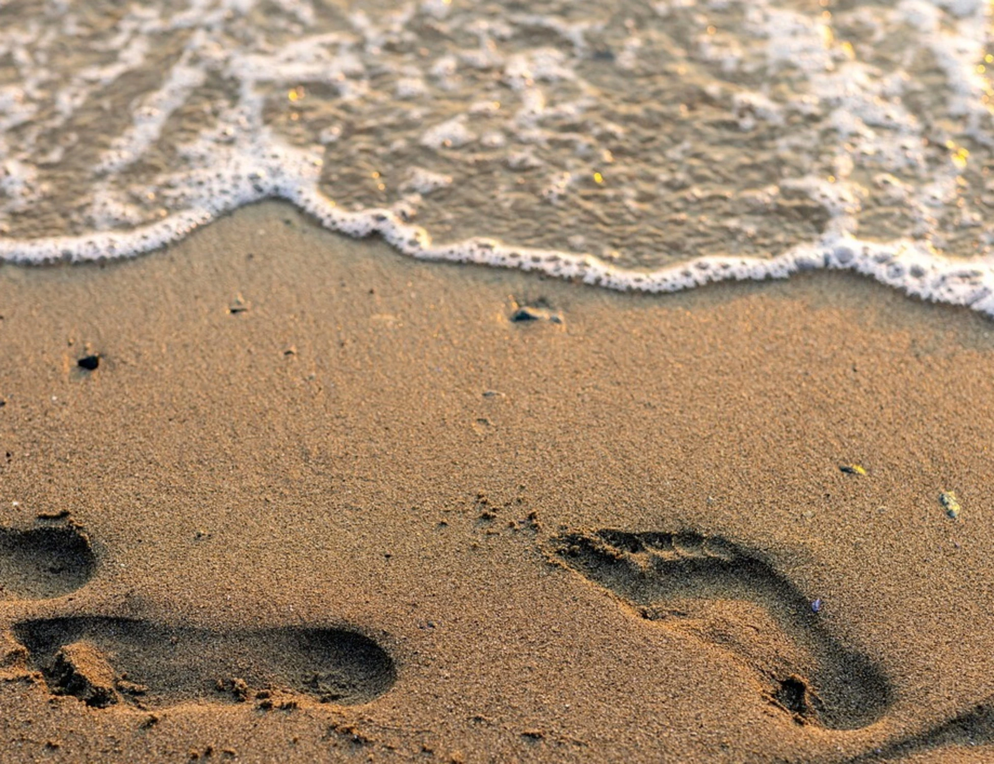 Marina di Grosseto, "mi hanno violentato in acqua": urla-choc in spiaggia