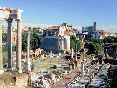 Parte da lontano la strada della pedonalizzazione dei Fori Imperiali