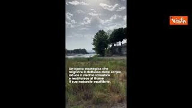 Il sopralluogo di Giani sulle rive dell'Arno a San Niccolò: Spiagge torneranno fruibili