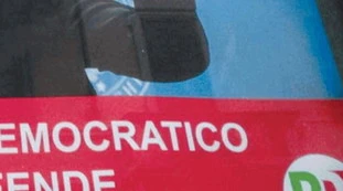 Pd, Enrico Letta disperato: che volto sfrutta sui poster elettorali