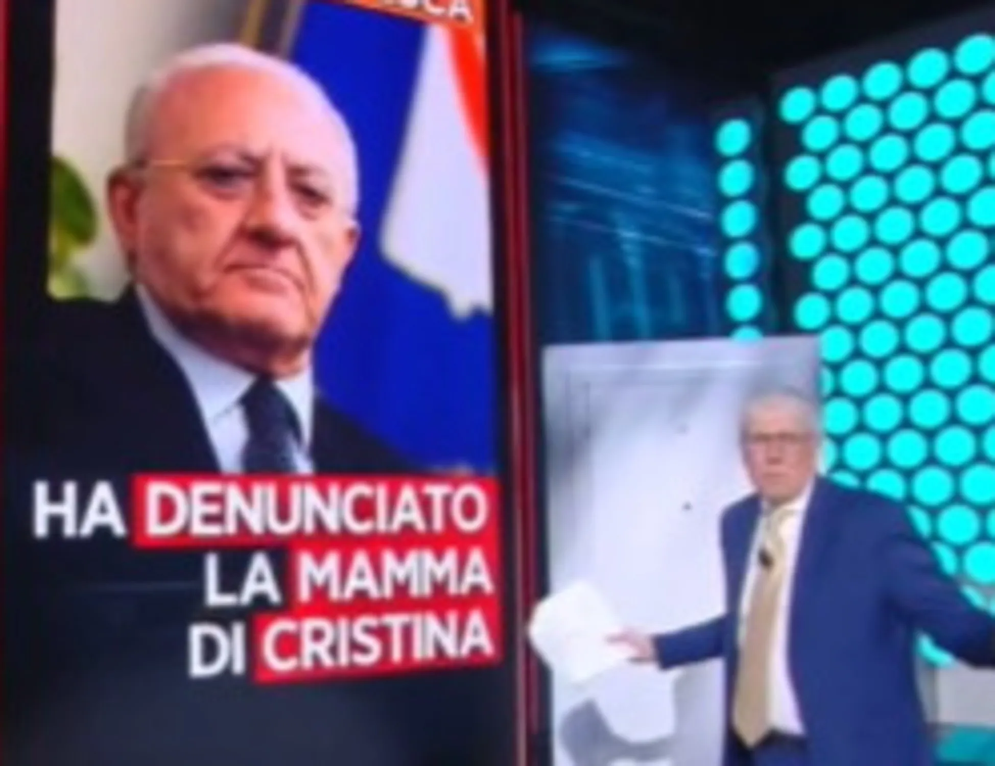 Leggi l'articolo: Mario Giordano travolge De Luca: "Si è bevuto il cervello!"