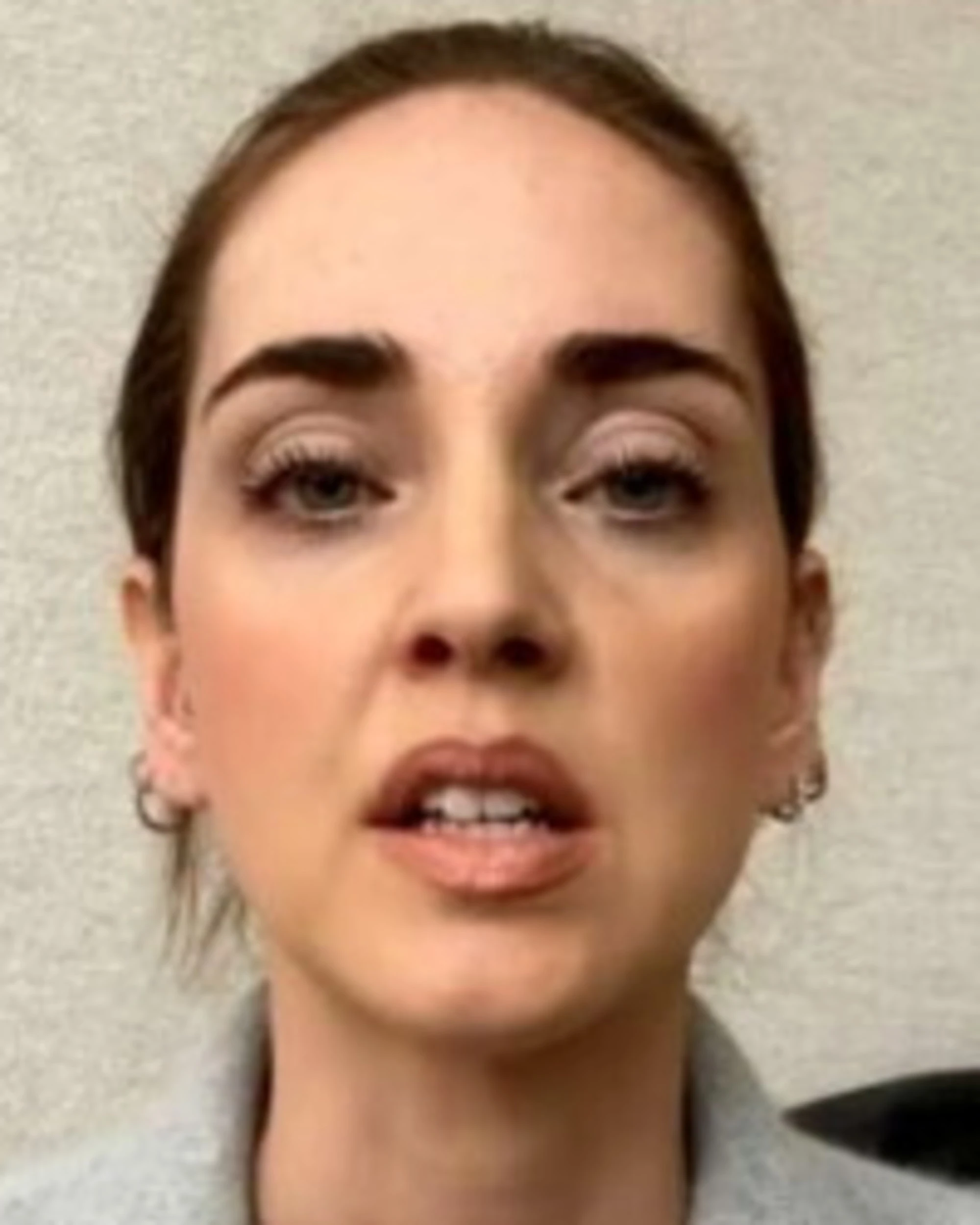 Chiara Ferragni costretta a "dimezzarsi lo stipendio": si mette male