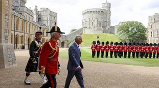 Re Carlo, è finita: la voce inquietante, quando abbandona il trono