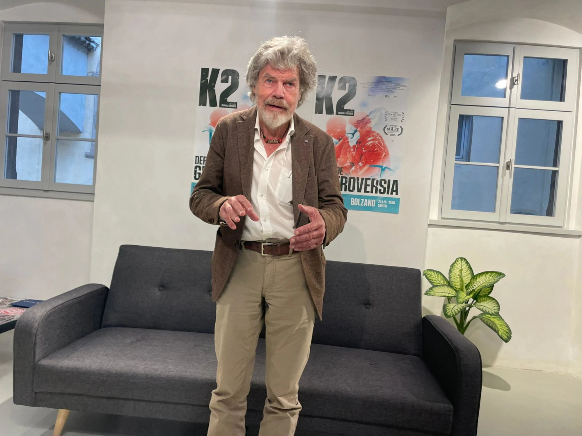 Reinhold Messner: "Ho dato tutto in eredità ai miei figli, sono pentito", scoppia la rissa