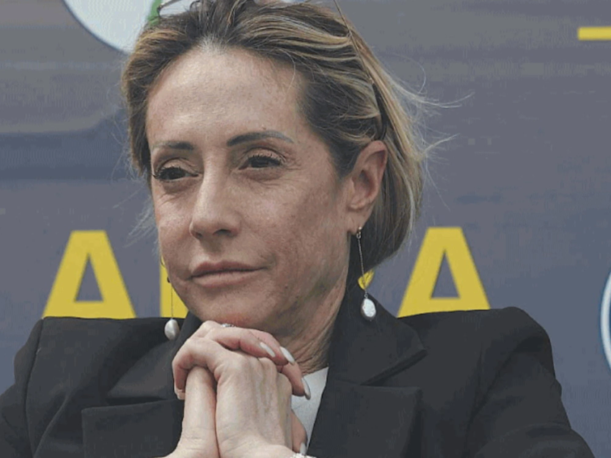 Caivano, Arianna Meloni spiana Rosy Bindi: "Vieni qui"